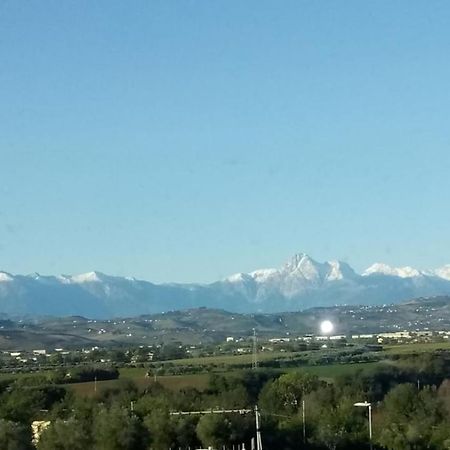 Il Cielo In Una Stanza Hotel Giulianova Eksteriør billede