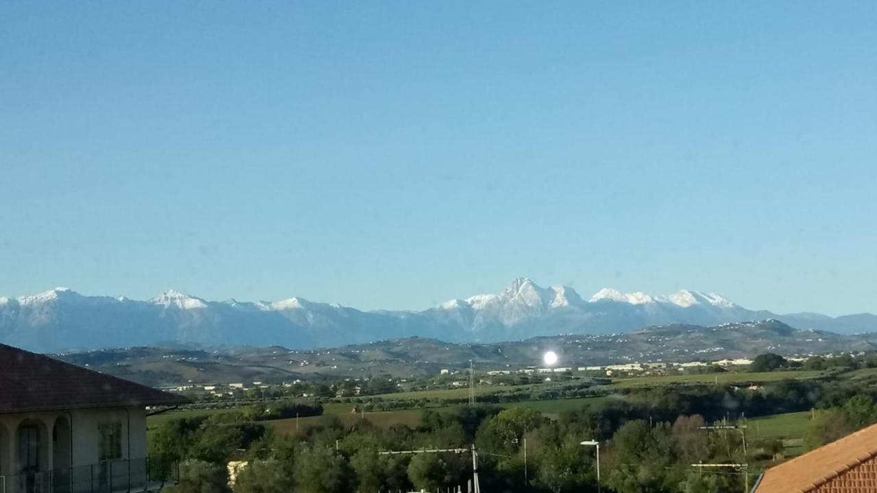 Il Cielo In Una Stanza Hotel Giulianova Eksteriør billede